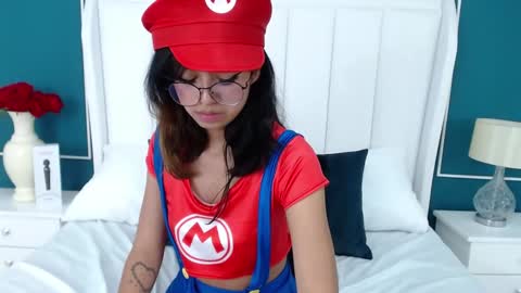 Yommi Winx online show from 01/19/25, 01:00