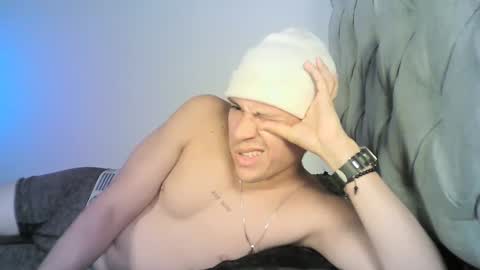 Snapshot of yonat_ chatting on 10/24/25, 10:50 Yonat online show from 10/24/25, 10:50