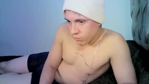 Snapshot of yonat_ chatting on 10/28/25, 05:44 Yonat online show from 10/28/25, 05:44