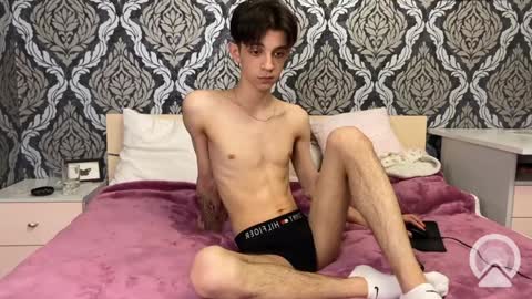 Snapshot of yoo_dee_ohh chatting on 12/17/24, 11:17 Yoo Dee Ohh online show from 12/17/24, 11:17