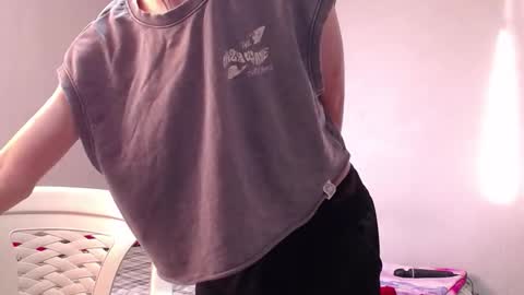 Little Mike Independent model online show from 10/02/25, 10:06