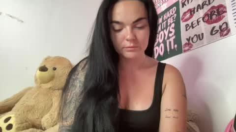 Snapshot of yorkshiregirlyy chatting on 07/05/26, 05:14 Yorkshire Girly online show from 07/05/26, 05:14
