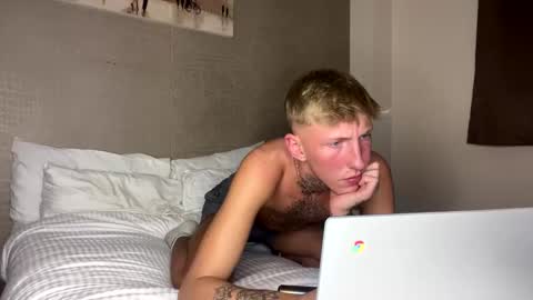 Snapshot of yorkshirelad208 chatting on 01/24/25, 06:35 Harrison online show from 01/24/25, 06:35