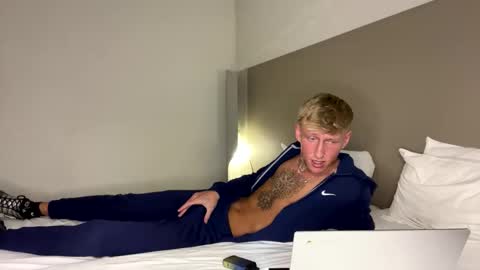 Snapshot of yorkshirelad208 chatting on 01/25/25, 07:28 Harrison online show from 01/25/25, 07:28