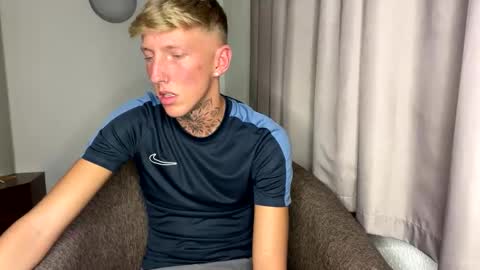 Snapshot of yorkshirelad208 chatting on 01/26/25, 08:34 Harrison online show from 01/26/25, 08:34