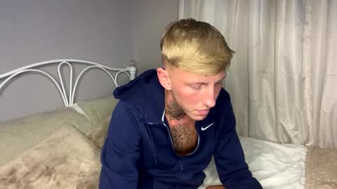 Snapshot of yorkshirelad208 chatting on 03/12/25, 07:06 Harrison online show from 03/12/25, 07:06