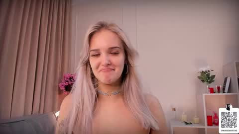 Elizabeth brunette -- Darline blonde  online show from 02/21/25, 01:22