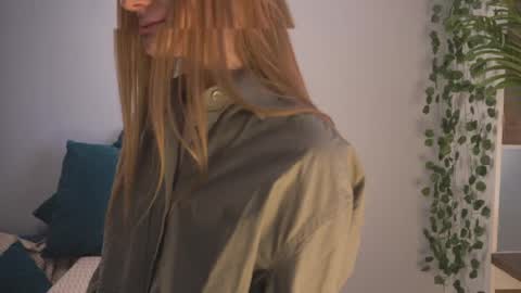 Elizabeth brunette -- Darline blonde  online show from 03/22/26, 07:23