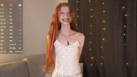 Elizabeth brunette -- Darline blonde  online show from 07/09/26, 08:24
