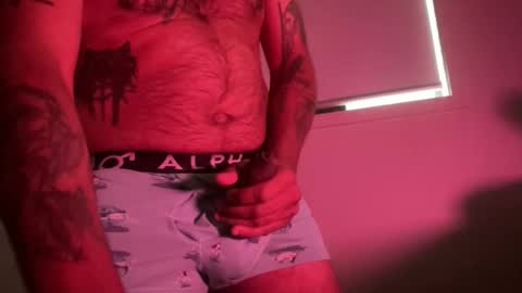 Snapshot of you_squirt chatting on 05/19/26, 01:56 Blackmeat online show from 05/19/26, 01:56