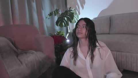 Snapshot of you_y0ung_pervert chatting on 10/10/25, 02:21 Mar online show from 10/10/25, 02:21