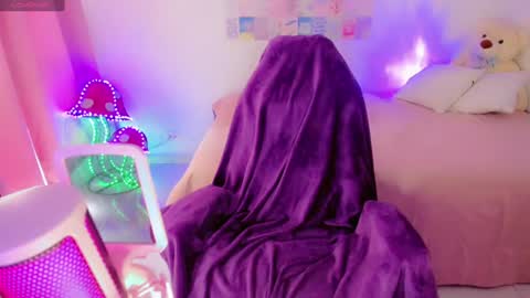 Snapshot of youcanbetheboss1 chatting on 01/24/25, 09:26 Cris online show from 01/24/25, 09:26