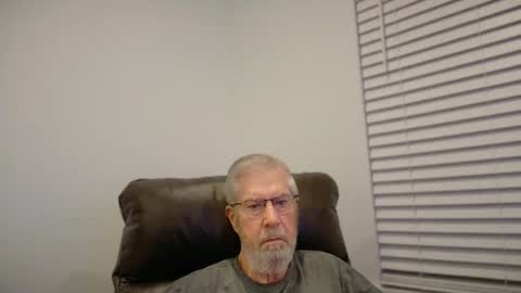 Snapshot of yougogirl_3 chatting on 12/21/25, 12:01 Colorado Guy Straight online show from 12/21/25, 12:01