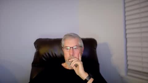Snapshot of yougogirl_3 chatting on 01/12/26, 01:05 Colorado Guy Straight online show from 01/12/26, 01:05