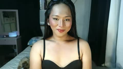 Yanie online show from 11/04/25, 03:27