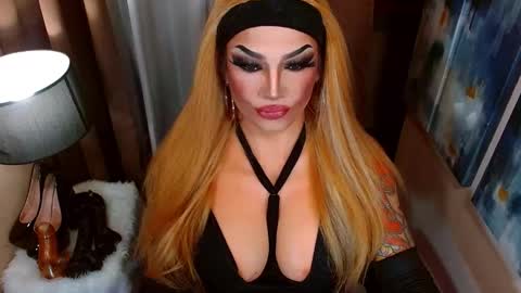 QUEEN MADISON  online show from 02/04/26, 04:51