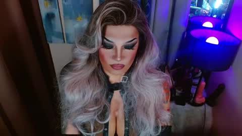 Snapshot of your1truequeen chatting on 05/23/26, 06:23 QUEEN MADISON online show from 05/23/26, 06:23