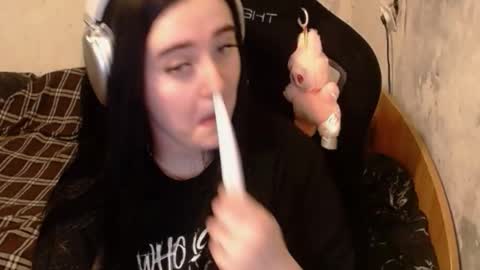 your_8a8y online show from 09/15/25, 02:28