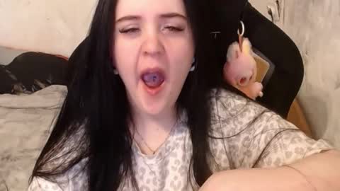 your_8a8y online show from 09/30/25, 08:19