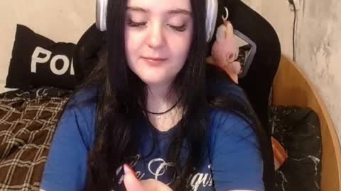 your_8a8y online show from 11/05/25, 04:01