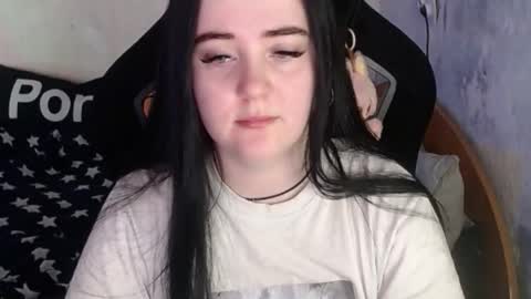 your_8a8y online show from 12/23/25, 06:33