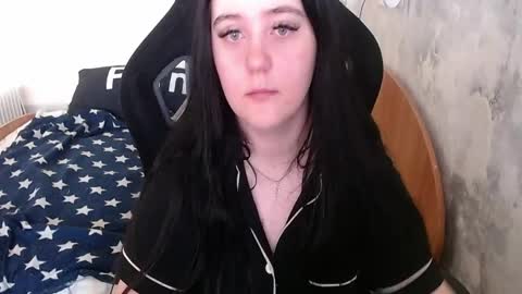 your_8a8y online show from 04/17/26, 05:21