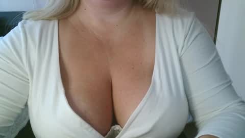 Maria Love online show from 02/23/26, 08:33