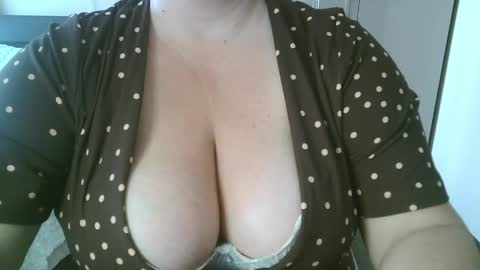 Snapshot of your__maria chatting on 06/08/26, 07:31 Maria Love online show from 06/08/26, 07:31
