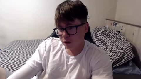 Max online show from 07/11/26, 03:42