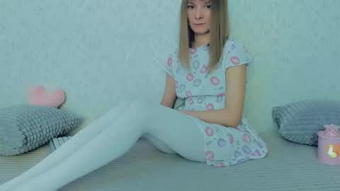 Lily online show from 02/16/25, 05:04