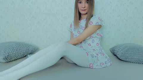 Lily online show from 03/04/25, 04:49
