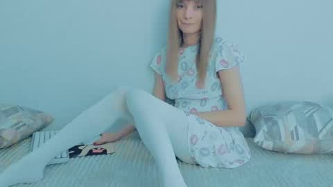 Lily online show from 10/12/25, 03:27