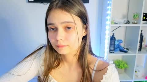Snapshot of your_casual_vibes chatting on 05/13/26, 07:33 Julia Next stream online show from 05/13/26, 07:33