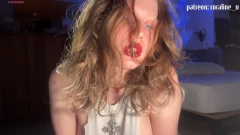 your_coraline_ online show from 02/06/25, 06:13