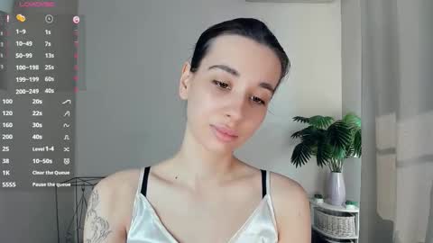 Lina online show from 03/13/26, 10:44