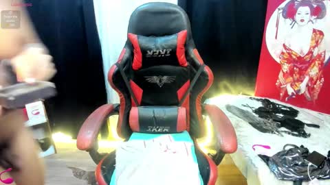 YourSeductiveWife online show from 09/16/25, 11:39