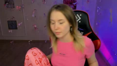 Ella online show from 04/13/26, 08:53