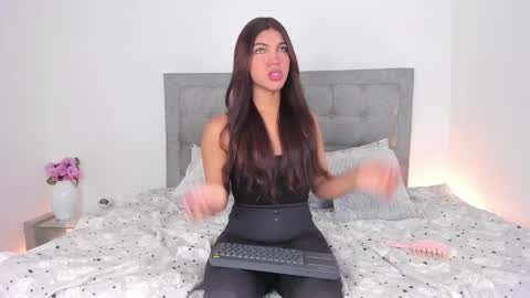 Snapshot of your_favorite_doll_ chatting on 01/28/25, 02:11 Eliza online show from 01/28/25, 02:11