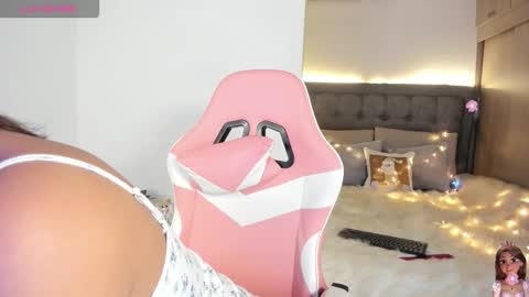 Snapshot of your_favorite_doll_ chatting on 11/29/25, 03:31 Eliza online show from 11/29/25, 03:31