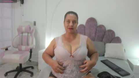 your_lady_milf online show from 02/04/25, 03:47