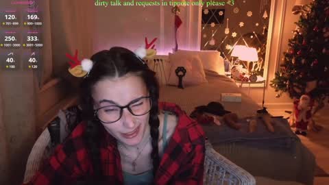 Karina online show from 12/25/24, 12:05
