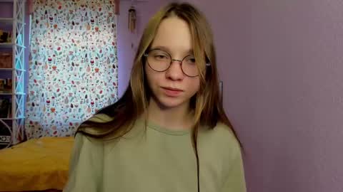 Leslie online show from 02/19/25, 02:12