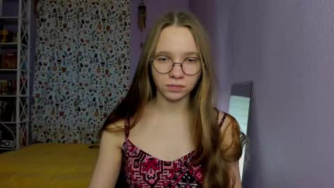 Leslie online show from 03/01/25, 03:27