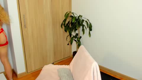 your_little_ online show from 02/14/25, 10:07