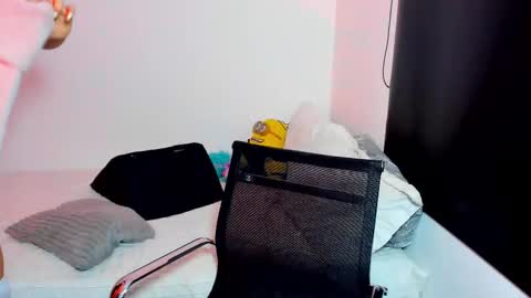 your_little_ online show from 09/25/25, 09:57