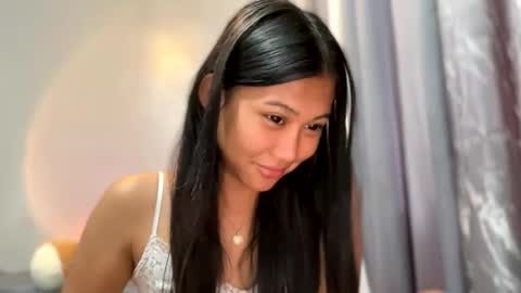 your_lovely_millan online show from 05/20/26, 04:51