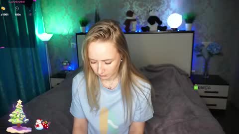 Snapshot of your_marimary chatting on 12/19/25, 09:00 Mary online show from 12/19/25, 09:00