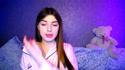 Snapshot of your_moon18 chatting on 01/08/25, 10:58 Zarina online show from 01/08/25, 10:58