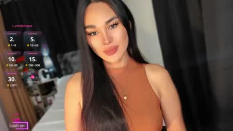 Snapshot of your_other_halfxx chatting on 08/10/26, 01:53 Miss Larah online show from 08/10/26, 01:53