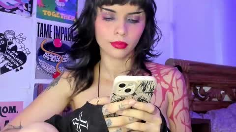 Snapshot of your_rosenrot chatting on 09/08/25, 10:09 Daniela  Help me reach 100 likes online show from 09/08/25, 10:09